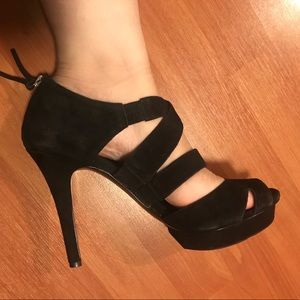 Bcbg Generation platform pump heel